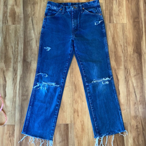 Vintage distressed Wrangler Jeans - Picture 8 of 14